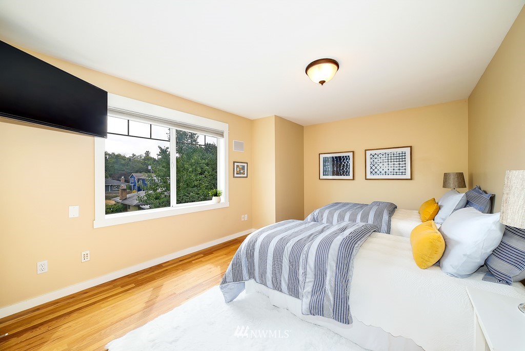 4928 Southwest Forney Street Seattle, WA 98116 - Photo 18 of 29 Gallery Image 18