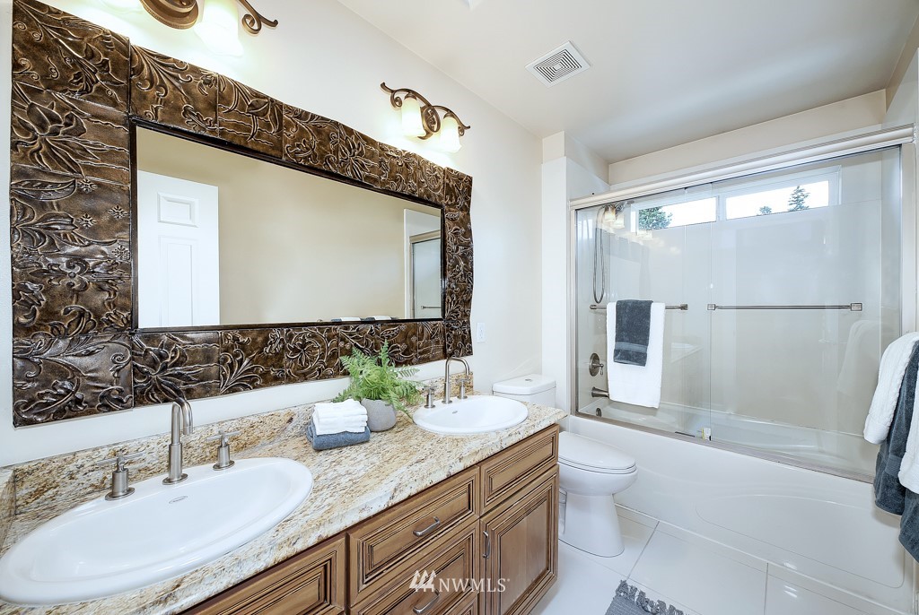 4928 Southwest Forney Street Seattle, WA 98116 - Photo 22 of 29 Gallery Image 22