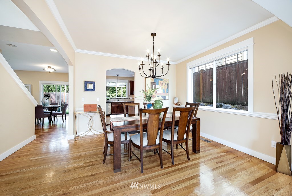 4928 Southwest Forney Street Seattle, WA 98116 - Photo 7 of 29 Gallery Image 7