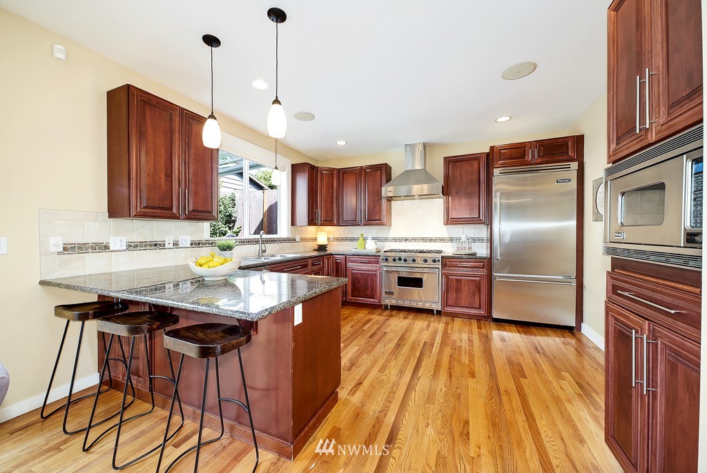 4928 Southwest Forney Street Seattle, WA 98116 - Photo 9 of 29 Gallery Image 9
