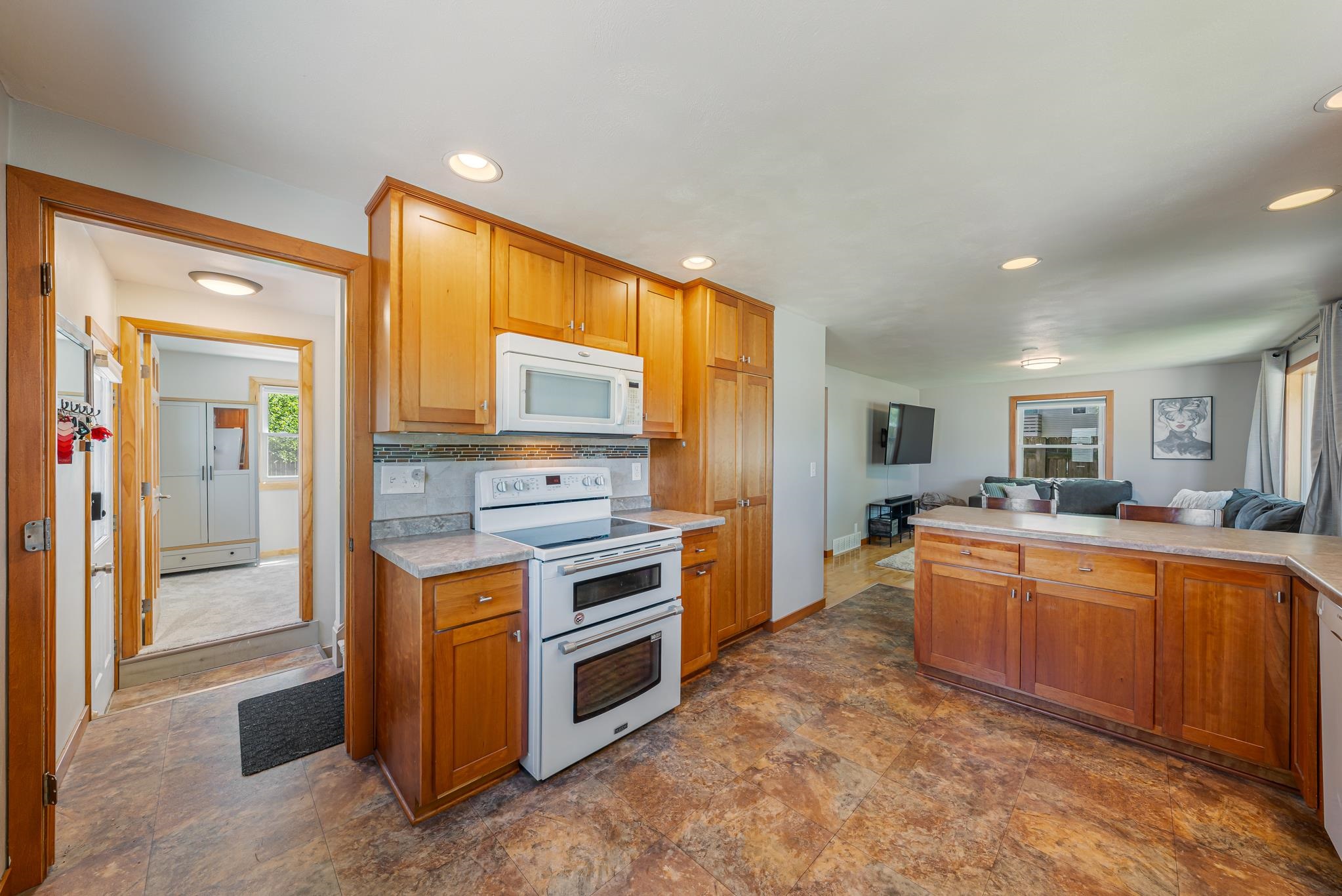 1932 Maplecrest Drive Appleton, WI 54915 - Photo 7 of 43