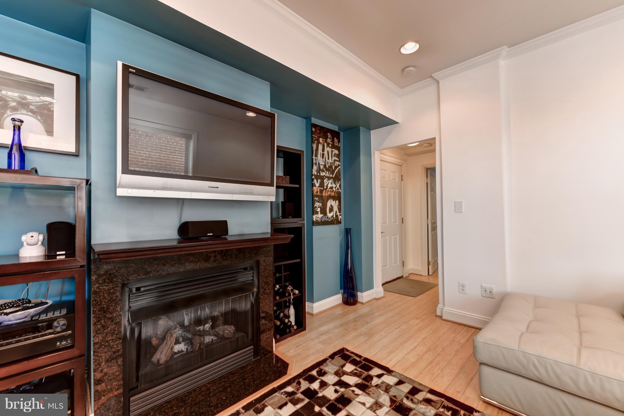 1438 Columbia Road Northwest, Unit 204 Washington, DC 20009 - Photo 5 of 27 Living Room