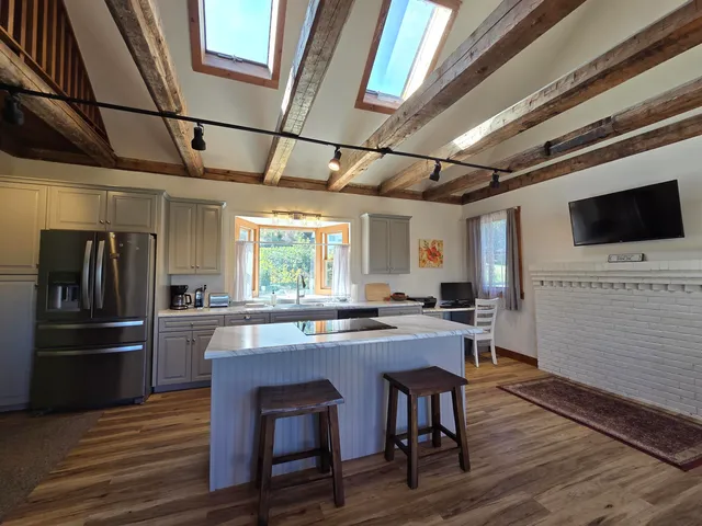 $573,000 | 1065 Higgins Hill Road, St. Johnsbury, VT 05819