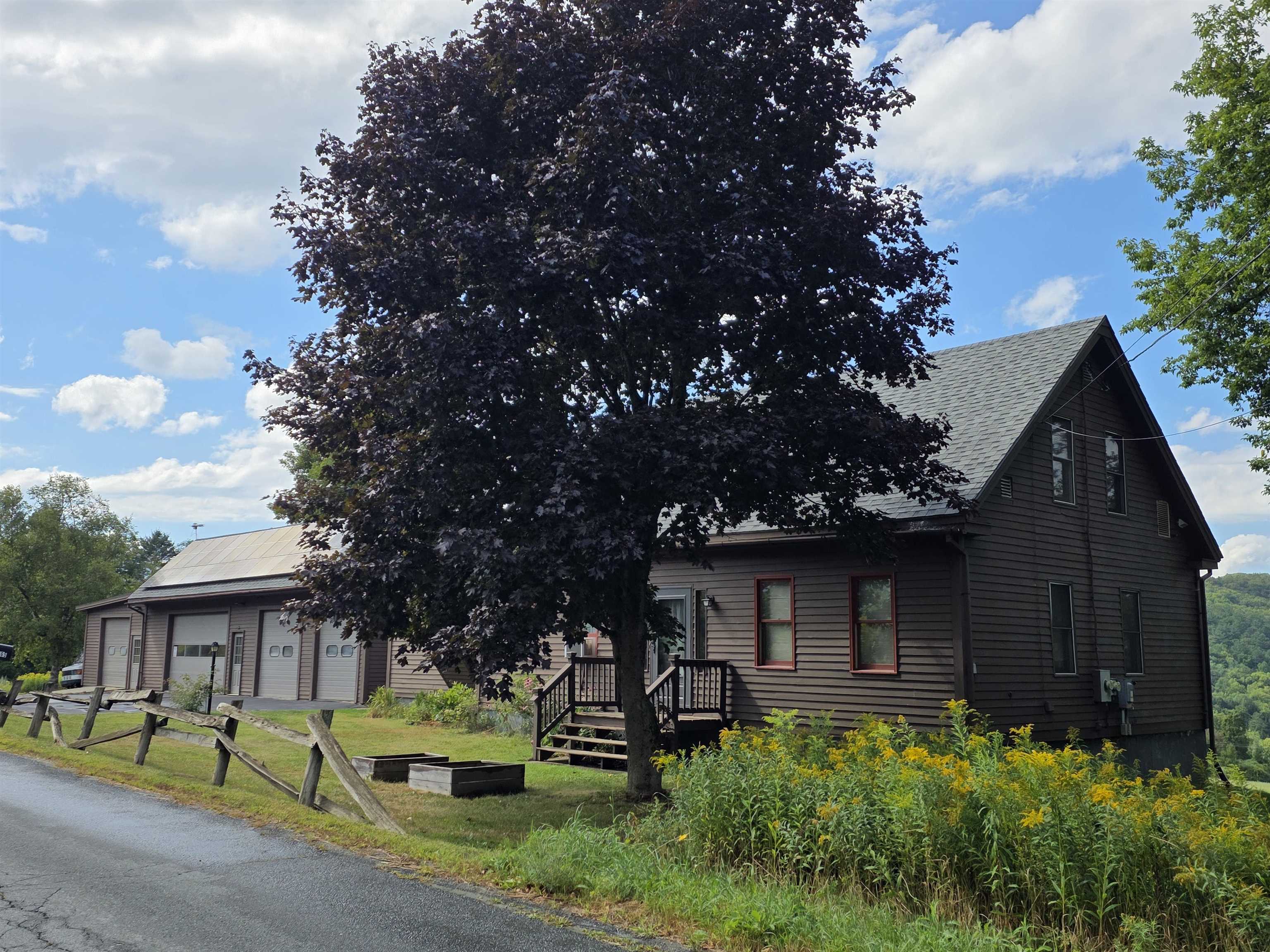 1065 Higgins Hill Road St. Johnsbury, VT 05819 - Photo 4 of 60
