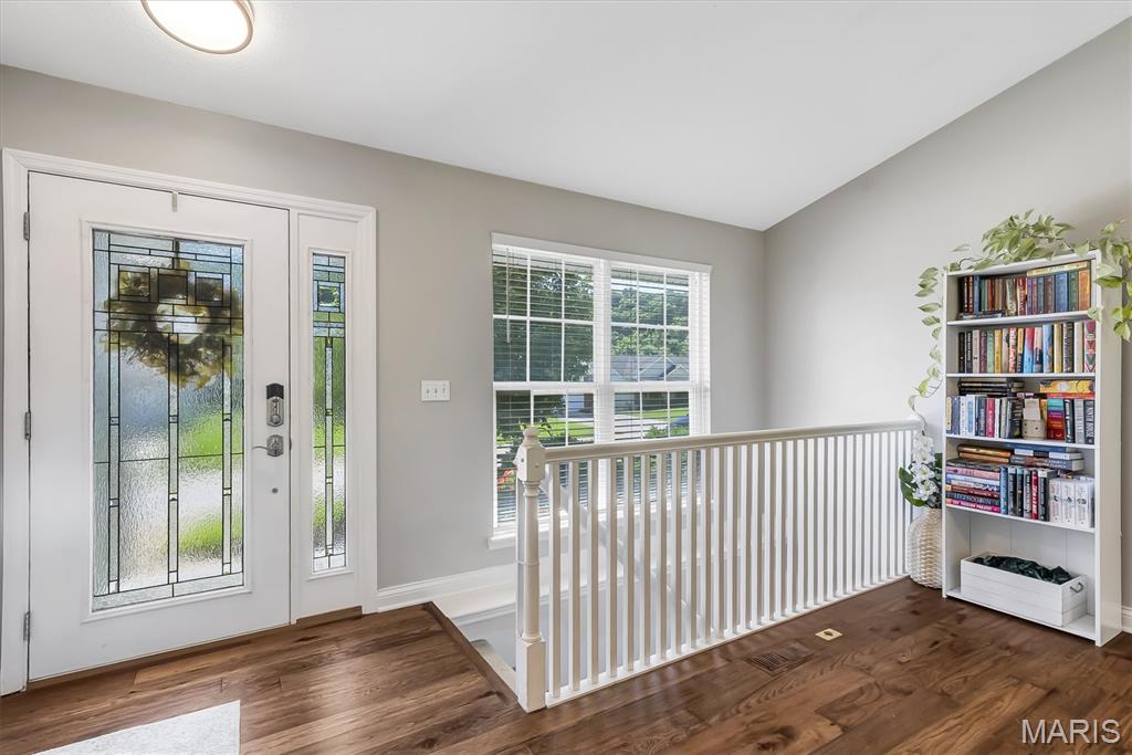 2253 Fairway High Ridge, MO 63049 - Photo 4 of 42