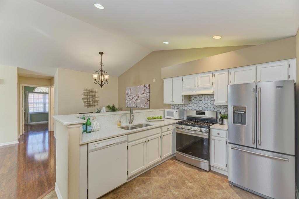 833 Havenshire Road, Unit 833 Naperville, IL 60565 - Photo 13 of 28