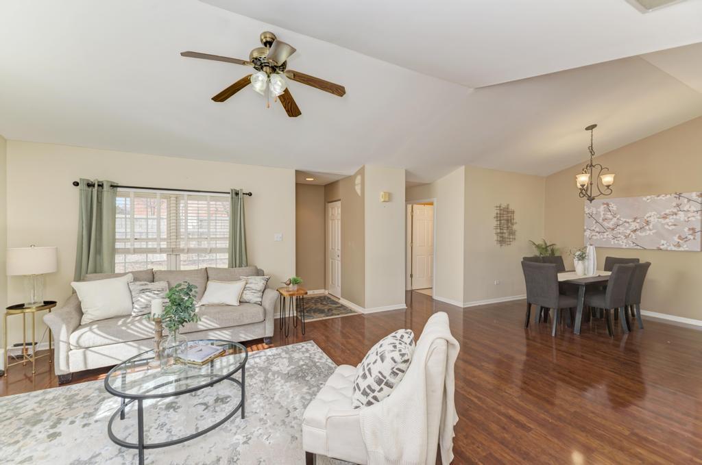 833 Havenshire Road, Unit 833 Naperville, IL 60565 - Photo 7 of 28