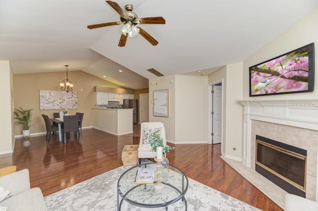 833 Havenshire Road, Unit 833 Naperville, IL 60565 - Photo 8 of 28