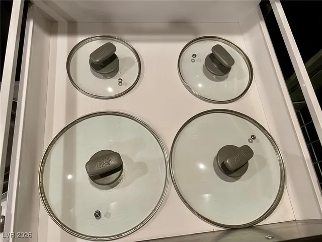 $2,700 | 5243 South Placentia Parkway, Las Vegas, NV 89118