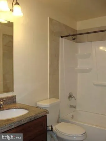 $2,050 | 17701 Kilmarnock Terrace, Unit 1N, Germantown, MD 20874
