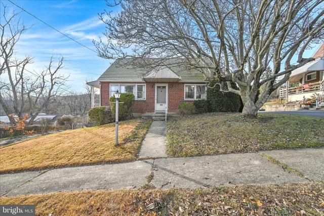 $250,000 | 306 Sycamore Street, Mohnton, PA 19540