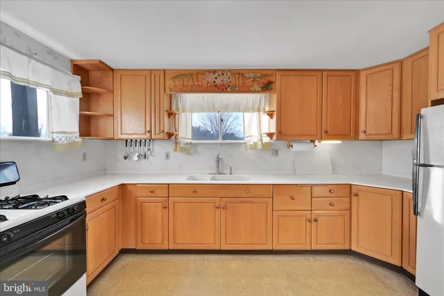 $250,000 | 306 Sycamore Street, Mohnton, PA 19540