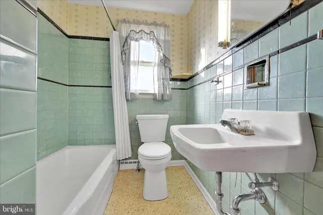 $250,000 | 306 Sycamore Street, Mohnton, PA 19540