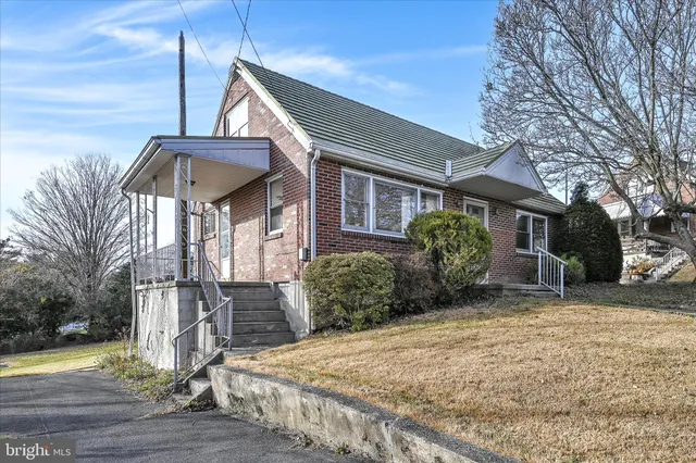 $250,000 | 306 Sycamore Street, Mohnton, PA 19540