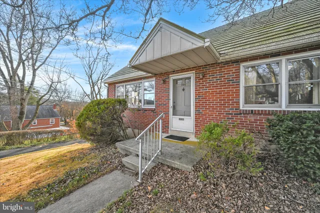 $250,000 | 306 Sycamore Street, Mohnton, PA 19540