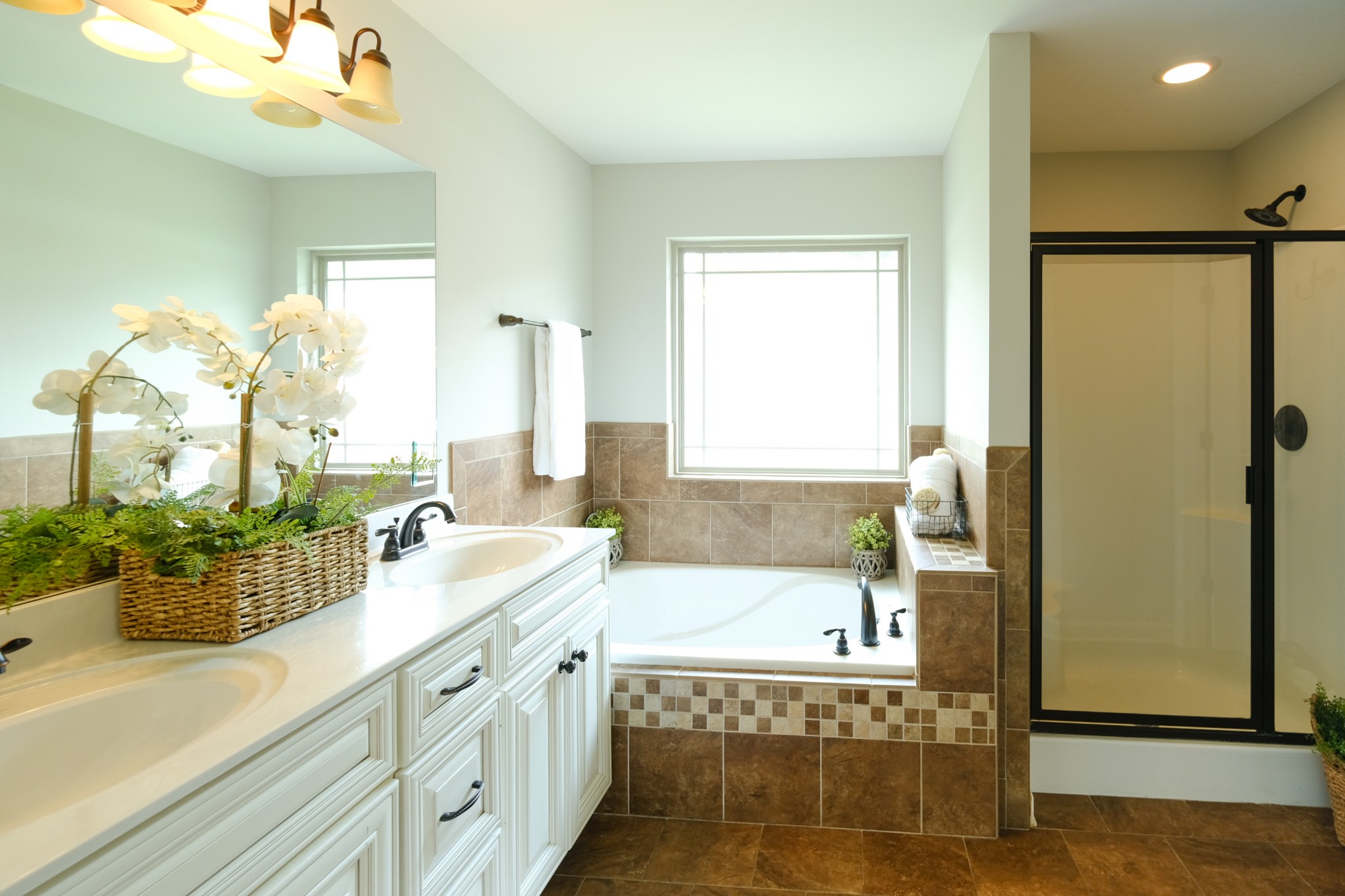 221 Abbey Road Lebanon, TN 37090 - Photo 17 of 36 a bathroom with a tub sink and mirror