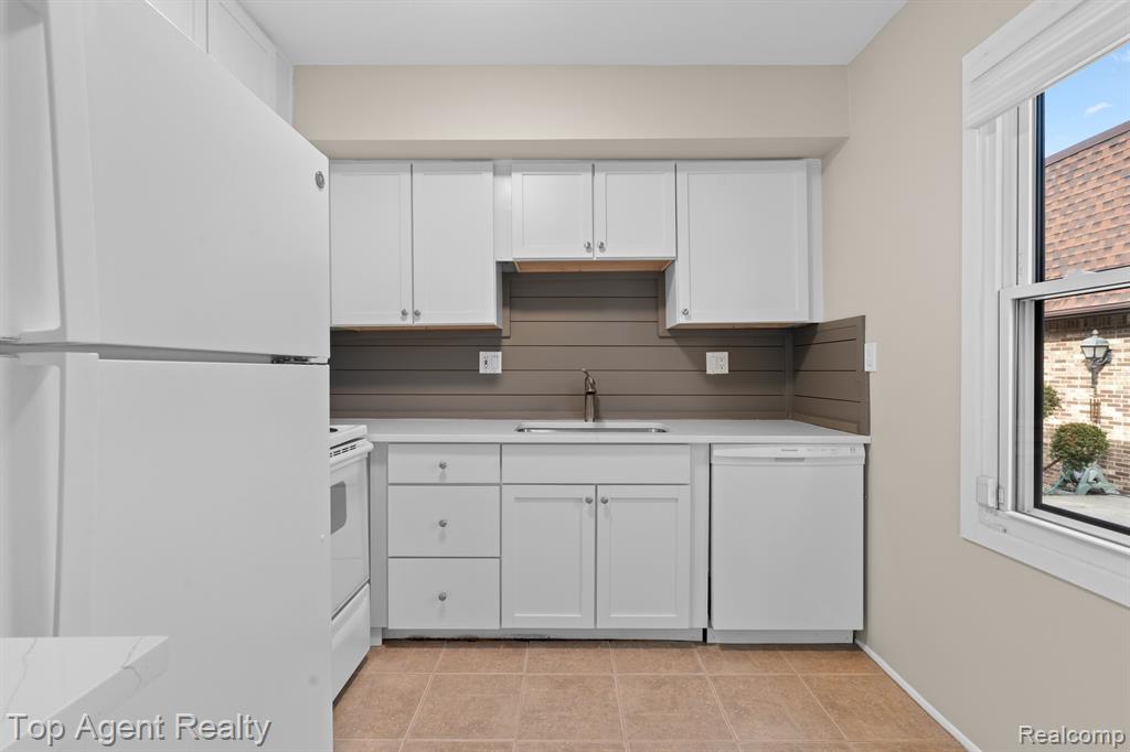 5095 Crooks Road, Unit 1 Royal Oak, MI 48073 - Photo 9 of 19 Gallery Image 9