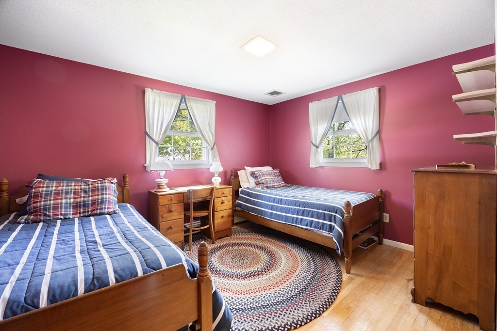 55 Longfellow Road Holyoke, MA 01040 - Photo 32 of 35
