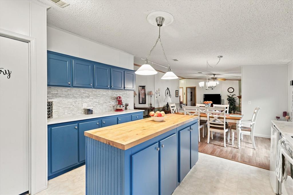 535 Stone Ridge Drive Ponder, TX 76259 - Photo 5 of 40 Gallery Image 5