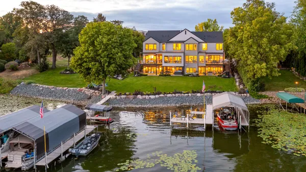$3,850,000 | 4469 Lafayette Lane, Spring Park, MN 55384