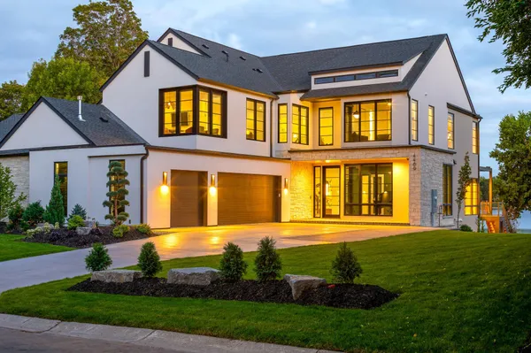 $3,850,000 | 4469 Lafayette Lane, Spring Park, MN 55384