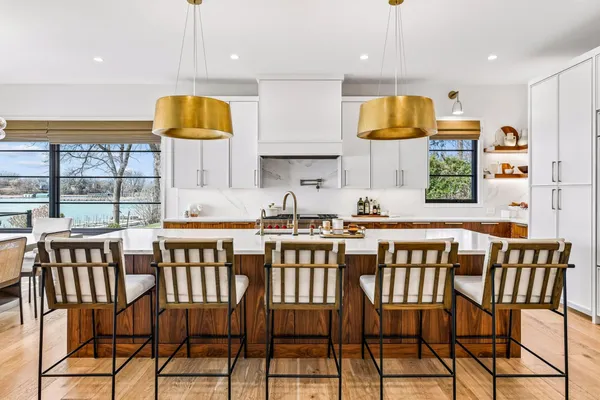 $3,850,000 | 4469 Lafayette Lane, Spring Park, MN 55384