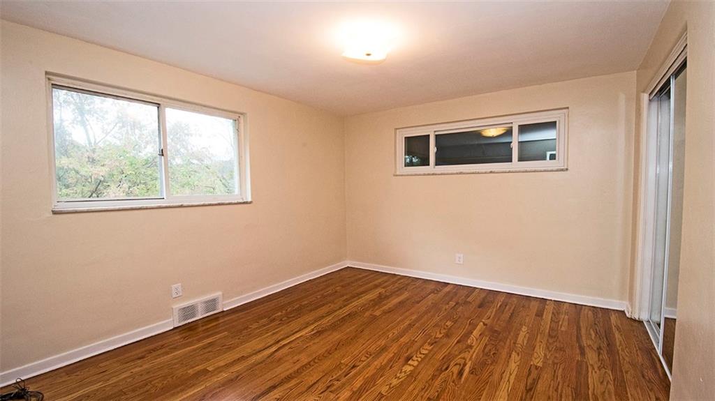 971 Roland Road Pittsburgh, PA 15221 - Photo 11 of 22 Gallery Image 11
