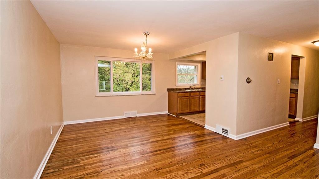 971 Roland Road Pittsburgh, PA 15221 - Photo 3 of 22 Gallery Image 3