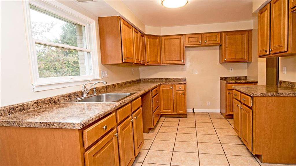 971 Roland Road Pittsburgh, PA 15221 - Photo 6 of 22 Gallery Image 6