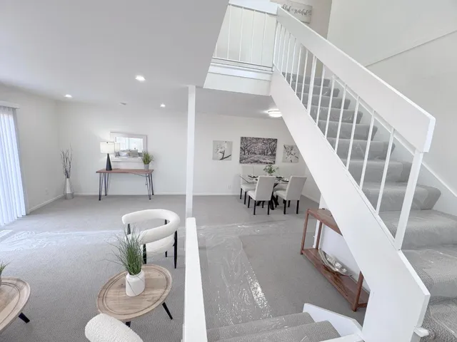 a view of entryway and livingroom