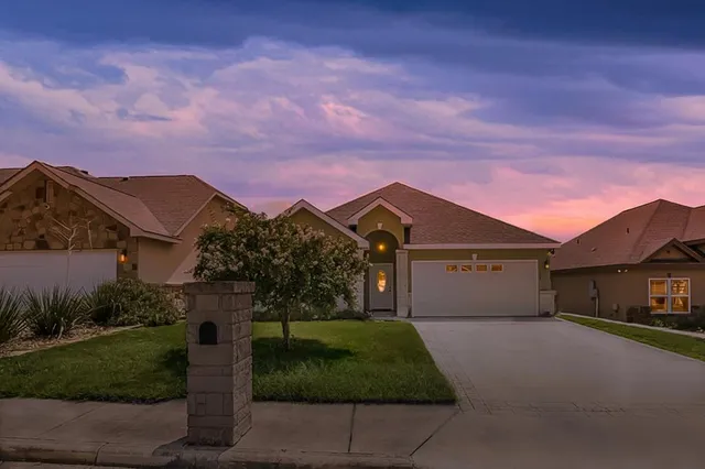 $404,000 | 1129 Norfolk Lane, Kerrville, TX 78028