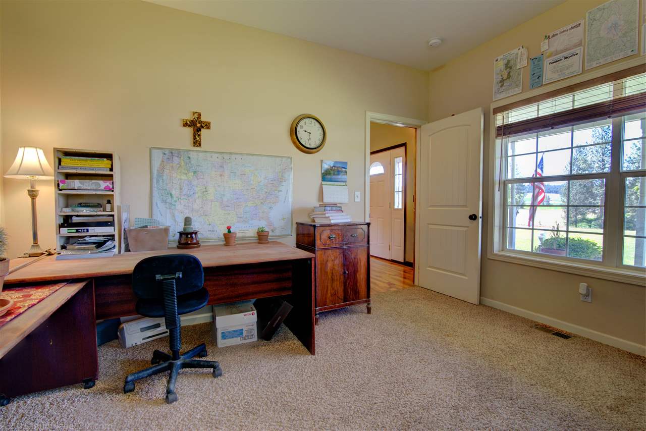 12904 North Peone Road Mead, WA 99021 - Photo 9 of 20