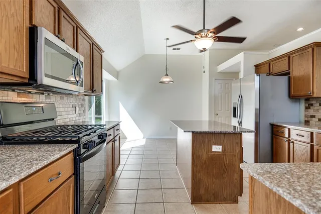 $450,000 | 7120 Hillshire Lane, Sachse, TX 75048