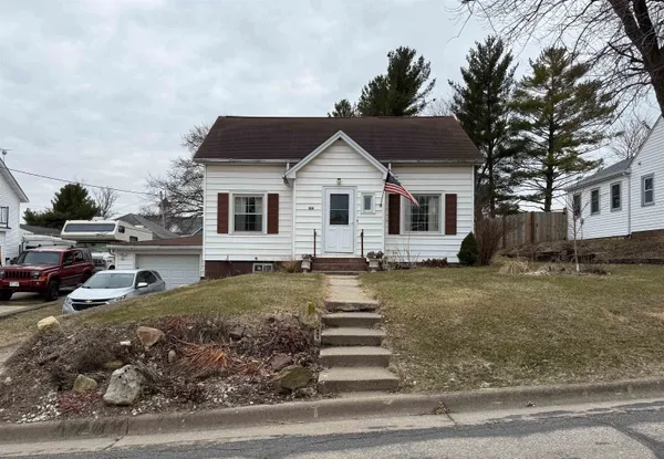 $199,500 | 104 West Hill Street, Blanchardville, WI 53516