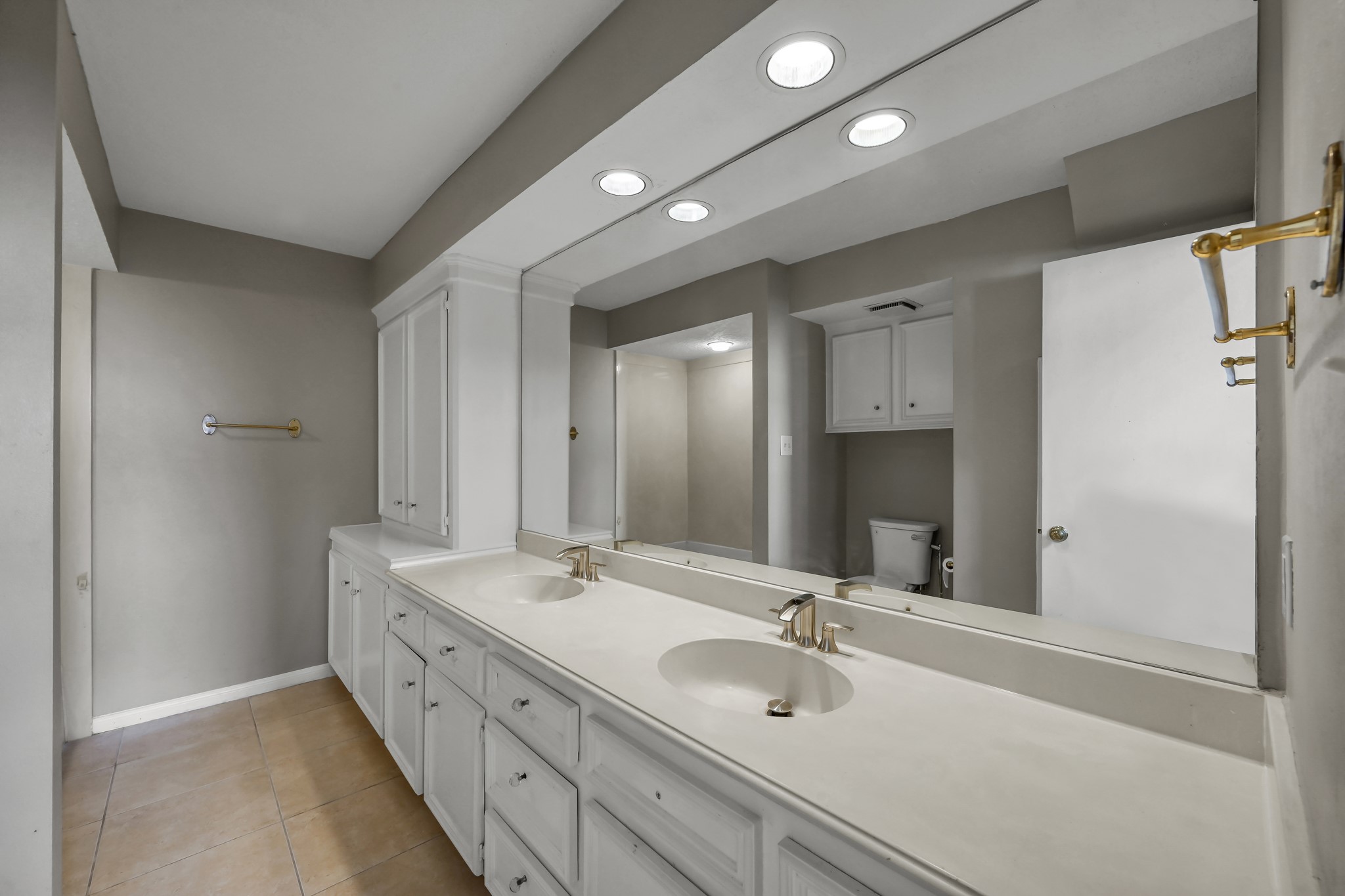 4 Waters Edge Street Conroe, TX 77356 - Photo 7 of 19