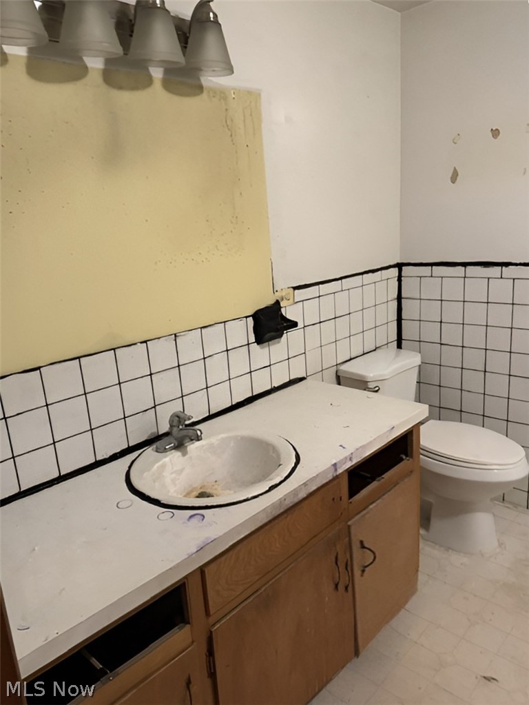 31997 Georgetown Road Salem, OH 44460 - Photo 6 of 13 hall bath