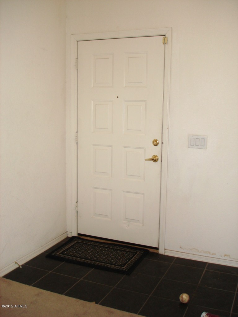 1338 West Escuda Road Phoenix, AZ 85027 - Photo 8 of 23 Front interior entrance