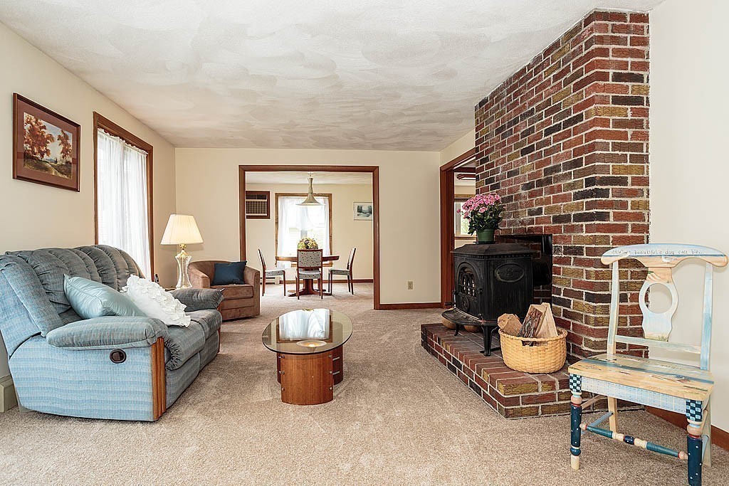 6 Overlook Road Stoneham, MA 02180 - Photo 3 of 30 Gallery Image 3