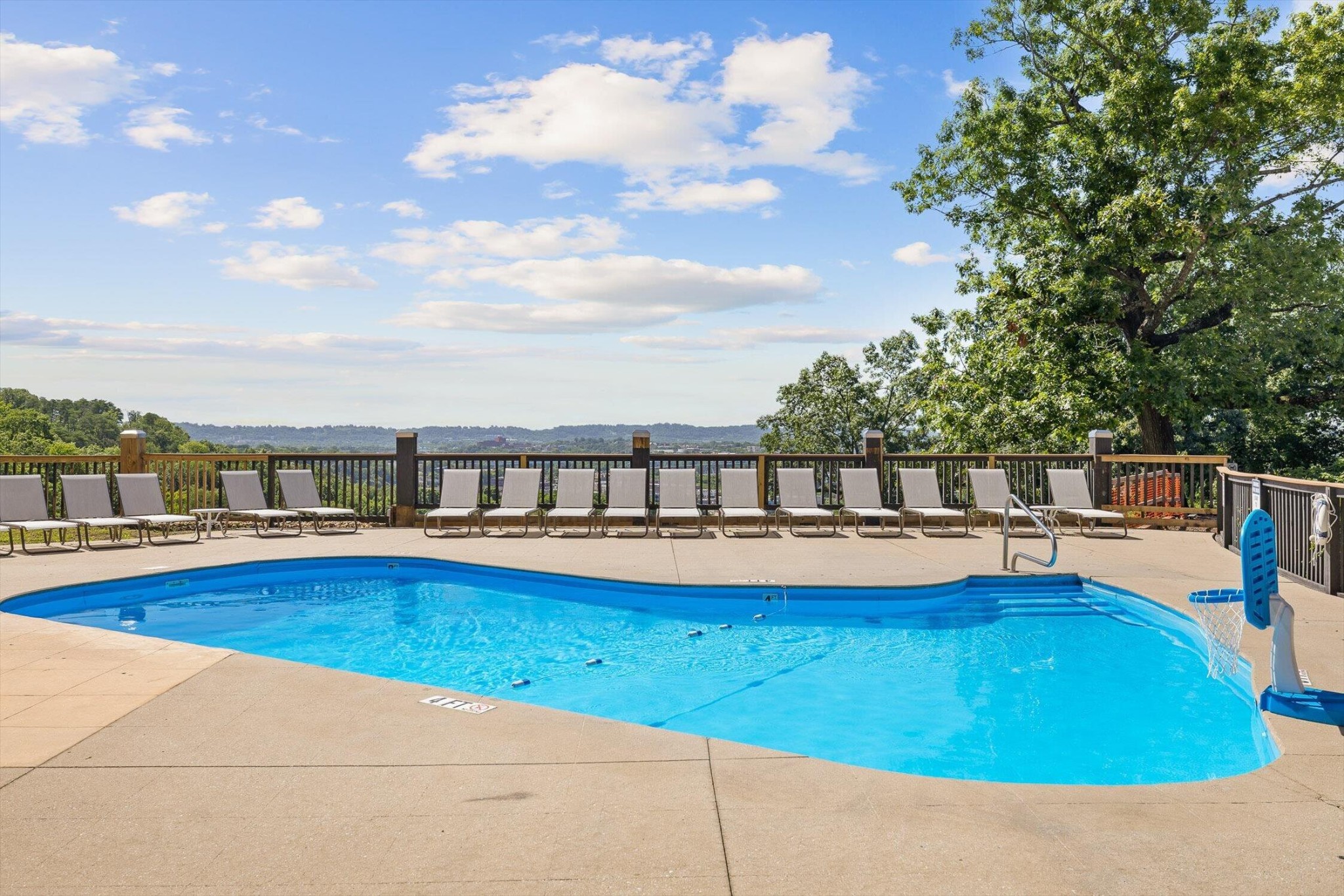 1131 Stringers Ridge Road, Unit 7H Chattanooga, TN 37405 - Photo 41 of 48 Gallery Image 41