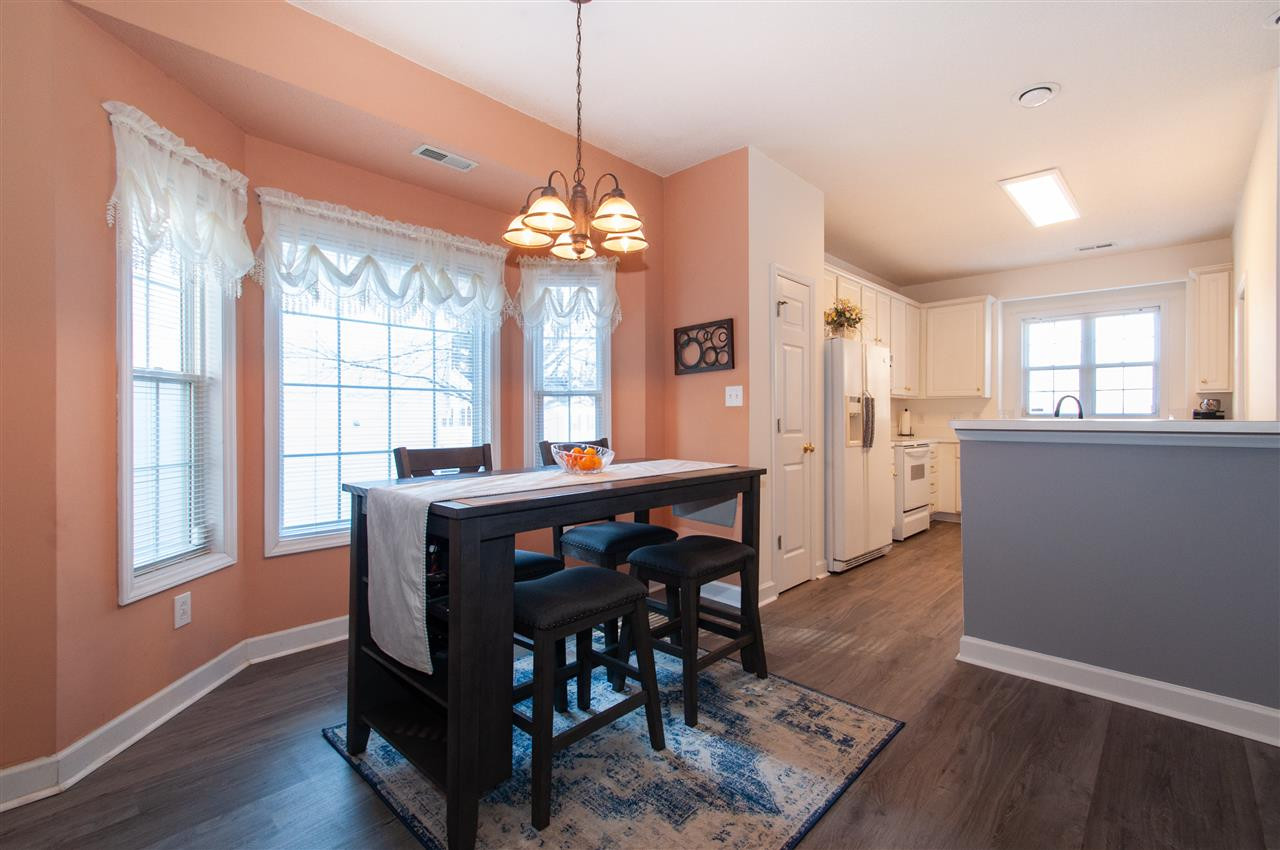 809 Genford Court Raleigh, NC 27609 - Photo 6 of 26 Dining Area