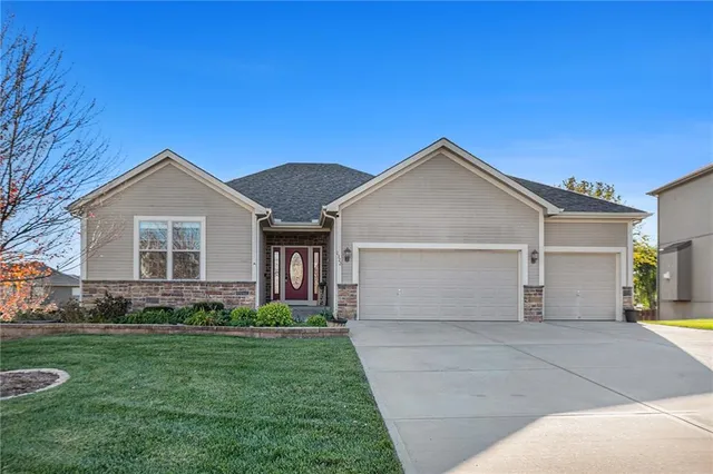 $465,000 | 1322 Rock Creek Court, Lansing, KS 66043