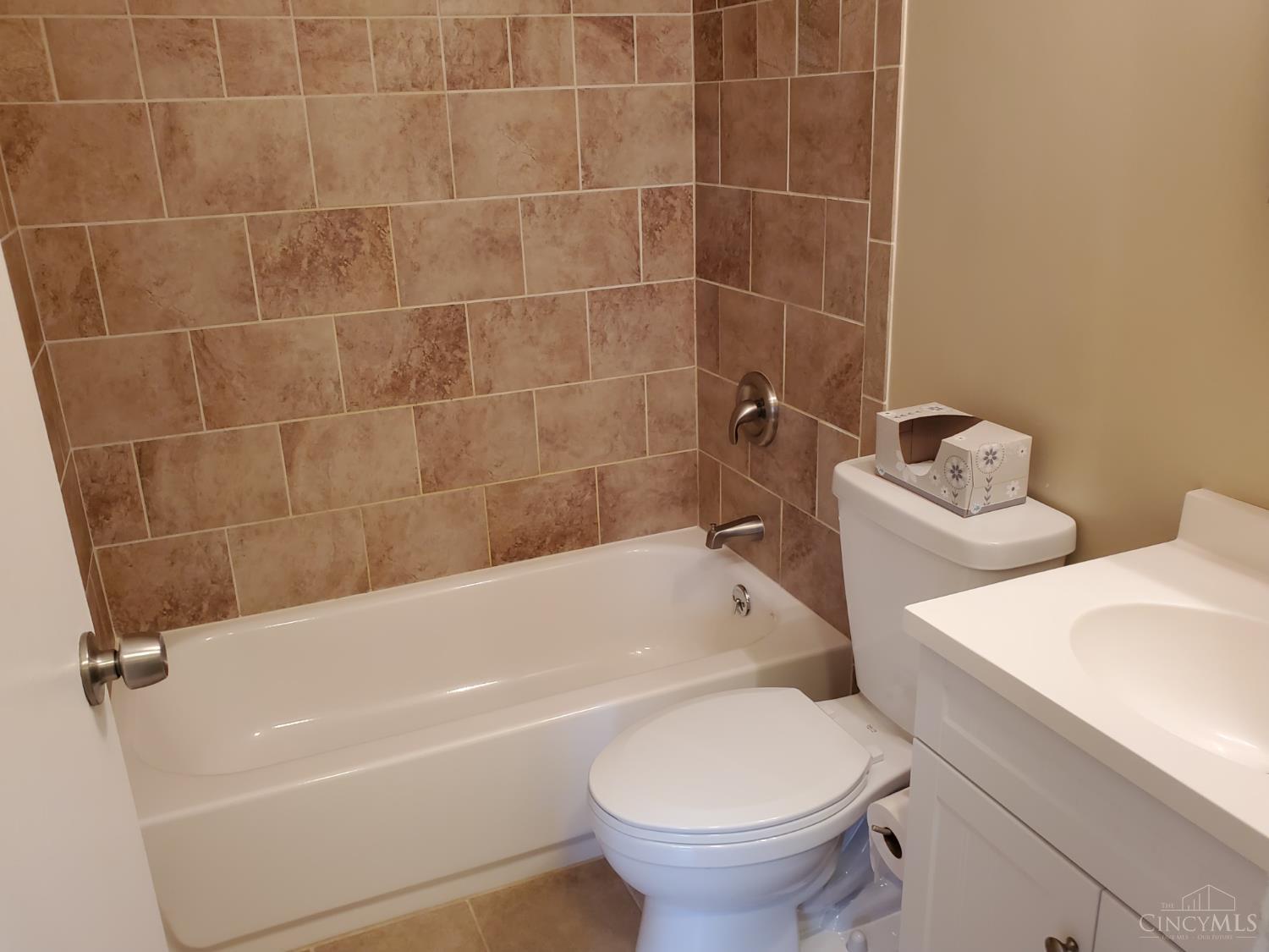 6646 Hearne Road, Unit 213 Cincinnati, OH 45248 - Photo 10 of 34
