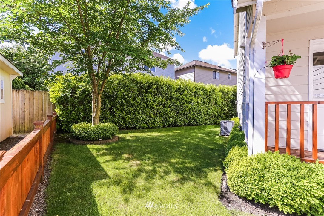 3915 Meadow Avenue North Renton, WA 98056 - Photo 5 of 30 Gallery Image 5