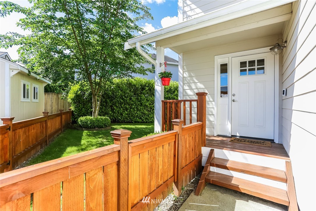 3915 Meadow Avenue North Renton, WA 98056 - Photo 6 of 30 Gallery Image 6