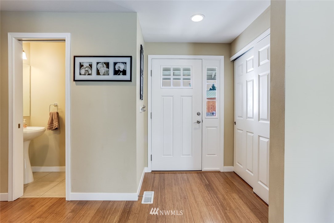 3915 Meadow Avenue North Renton, WA 98056 - Photo 7 of 30 Gallery Image 7