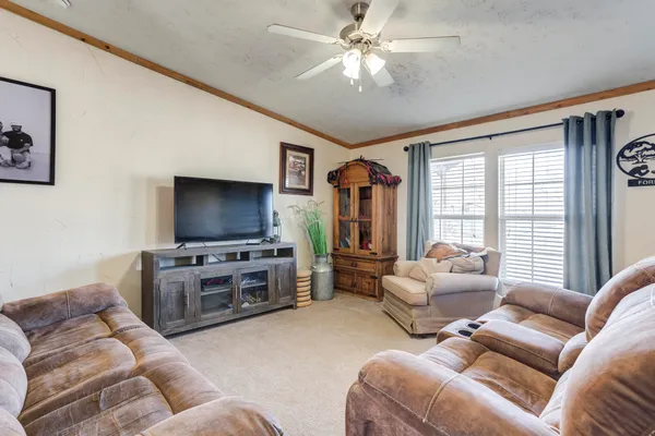 $225,000 | 1328 N Avenue, Tahoka, TX 79373