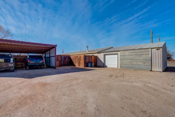 $225,000 | 1328 N Avenue, Tahoka, TX 79373