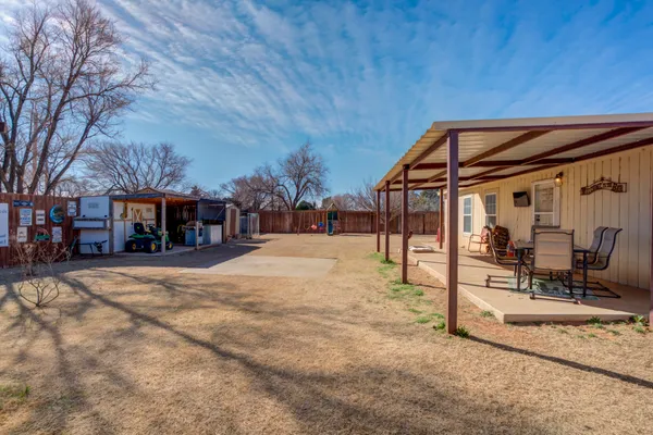$225,000 | 1328 N Avenue, Tahoka, TX 79373