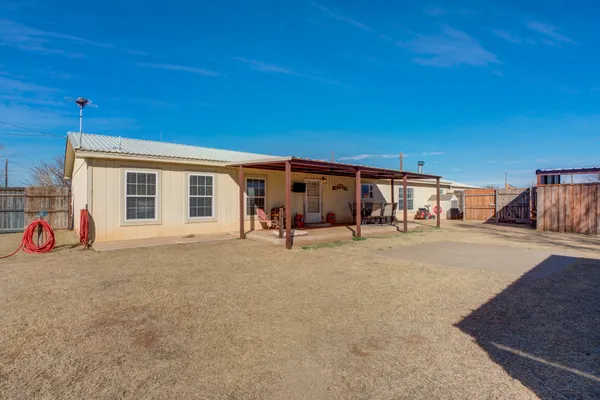 $225,000 | 1328 N Avenue, Tahoka, TX 79373