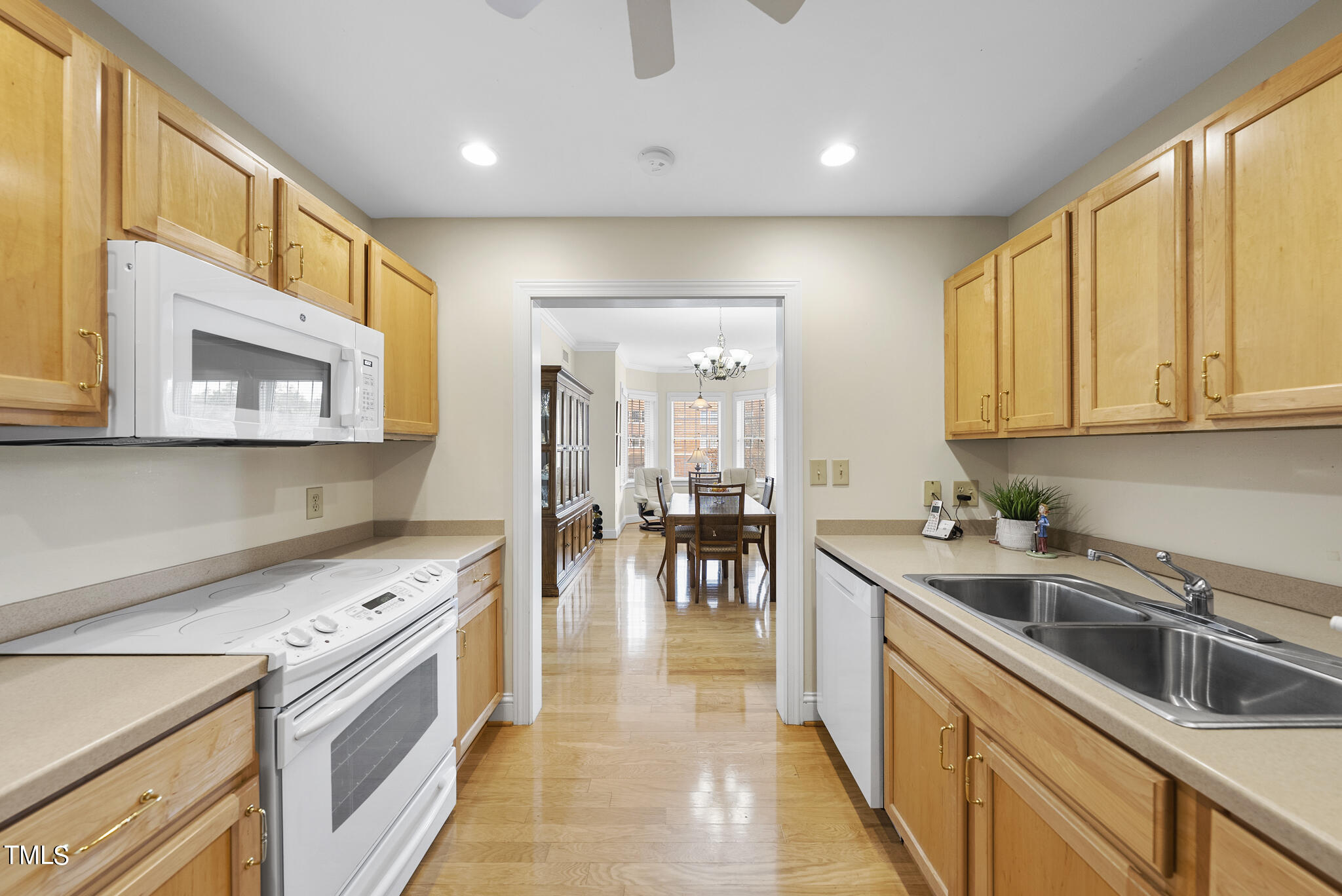 429 Cedar Club Circle Chapel Hill, NC 27517 - Photo 11 of 21 DSC02962